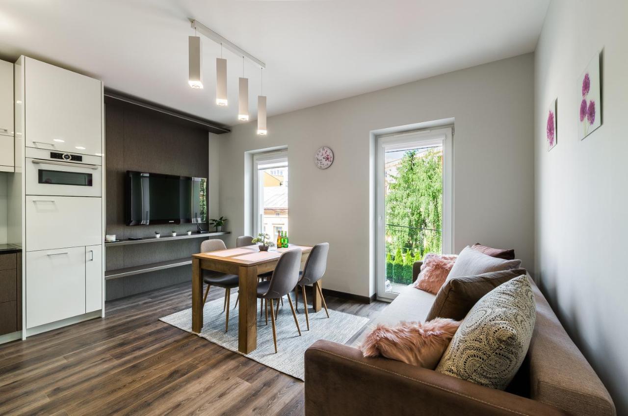 Apartamenty I Pokoje Inforespark بشيميش المظهر الخارجي الصورة